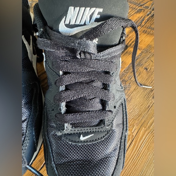 NIKE AIR MAX SIZE 6 LADIES BLACK WHITE - Picture 3 of 16